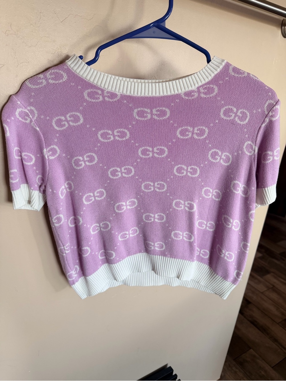 GG Lavender and White GG Short Sleeve Knit Top